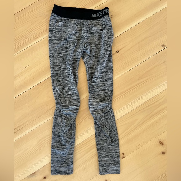 Nike Pro Legging NWOT - Picture 1 of 4